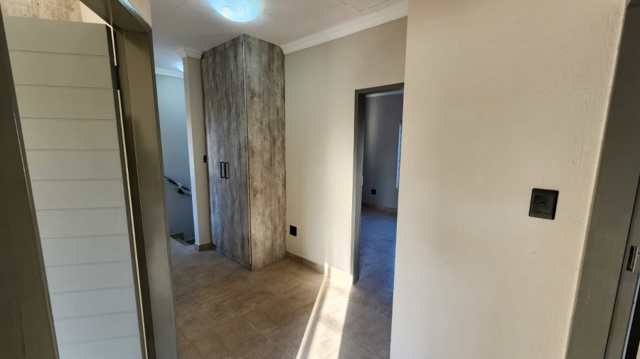 3 Bedroom Property for Sale in Waterval East North West